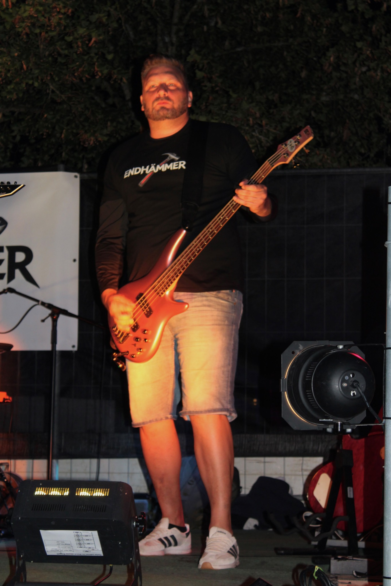 Bastian, Bass